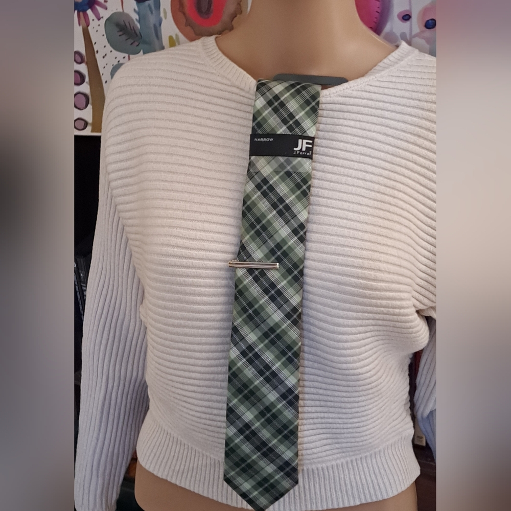 NewJF J.Ferrar Men's Narrow Tie - Green Black Silver & Gray Plaid With Tie Bar